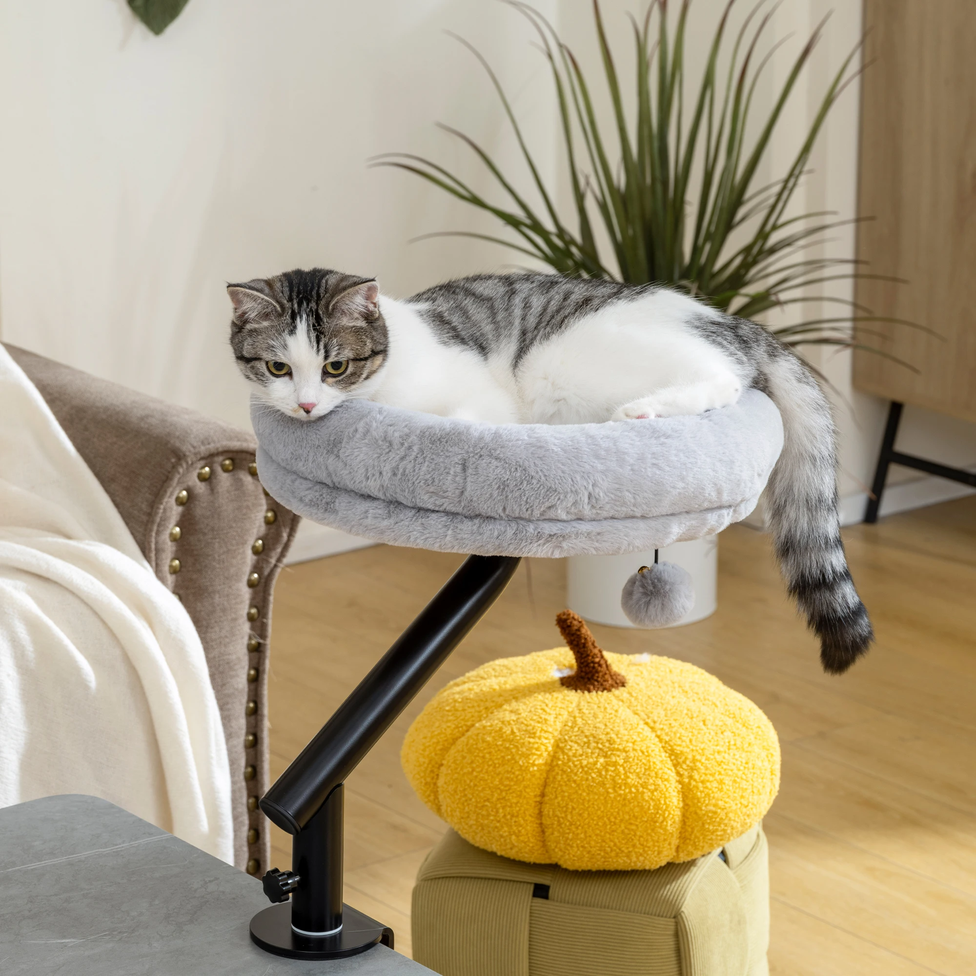 Lit pour chat gris rotatif 360° avec hauteur réglable